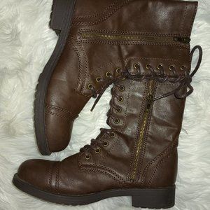 BareTraps Women's Amysue Combat Bootie